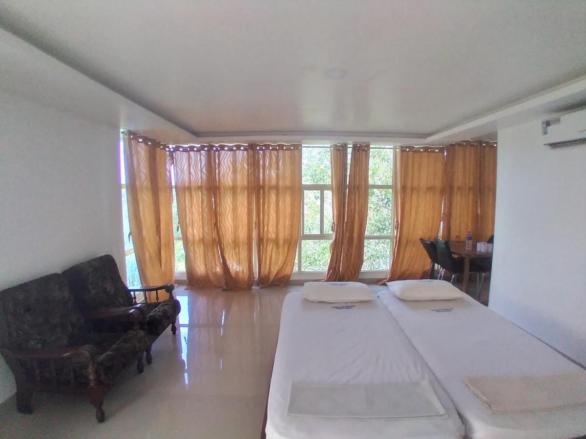 Thabasiya Resorts Kuzhittura Extérieur photo